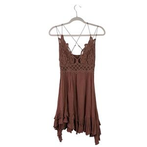 FREE PEOPLE ONE womens size M Adella strappy crochet handkerchief hem mini dress